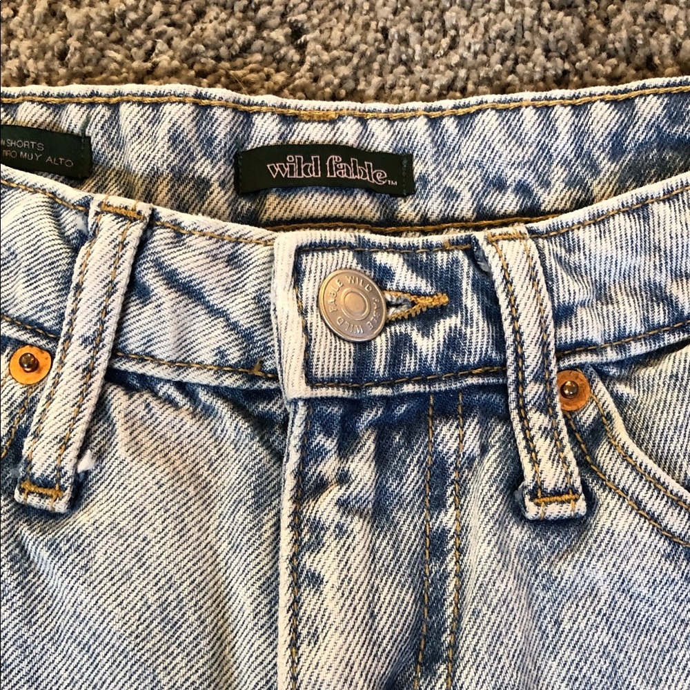 Wild Fable Vintage-Style Light Stonewash Denim Roll-Cuff Women’s Shorts size 2 - Picture 4 of 8